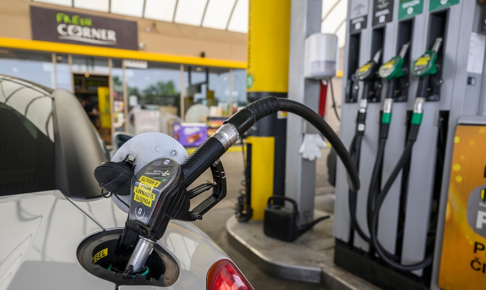 Slováci tankujú ako o život. Obavy z vojny vyprázdňujú pumpy, desiatky sú bez paliva