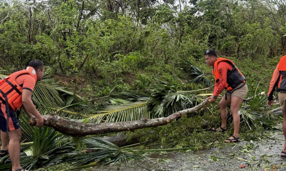 Supertajfún Fung-wong si na Filipínach vyžiadal už 18 obetí. Milióny ľudí sužujú povodne