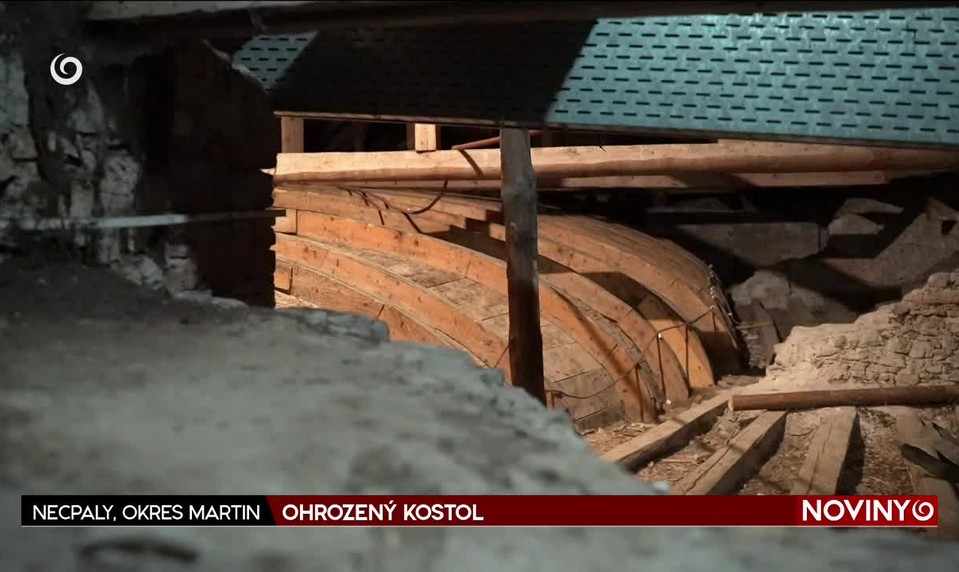 OHROZENÝ KOSTOL