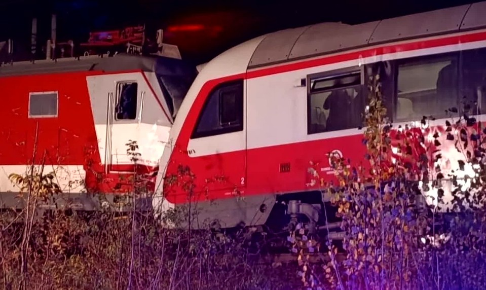 Ľudia, ktorí sa zranili pri zrážke vlakov dostanú odškodné. Najťažšie prípady 5-tisíc eur