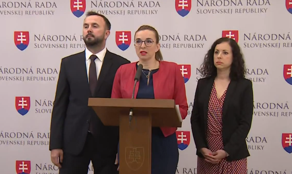 Tlačová beseda strany PS: Chaos okolo 8. mája