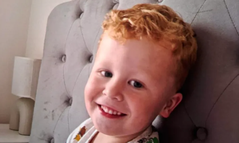 Zúfalý otec prosí o pomoc. Trojročný Noah zmizol z ihriska a nereaguje na svoje meno