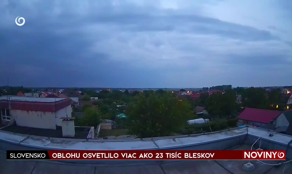 OBLOHU OSVETLILO VIAC AKO 23 TISÍC BLESKOV