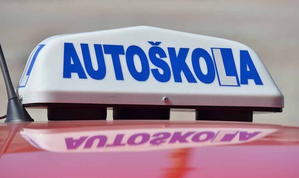 Nové pravidlá pre vodičov: Do autoškoly sa bez tohto dokladu nedostanete