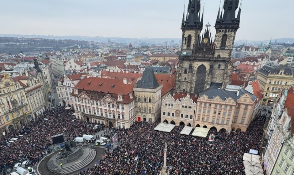 Na podporu Pavla sa ľudia stretli na Staromestskom námestí. Milion chvilek chce veľkú manifestáciu
