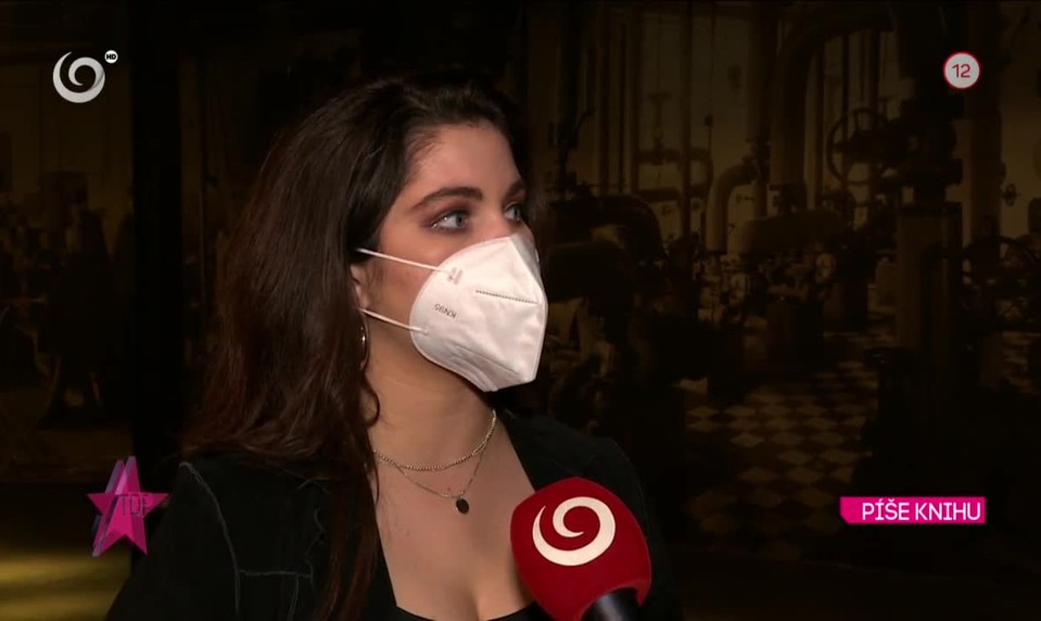 PÍŠE KNIHU Celeste Buckingham