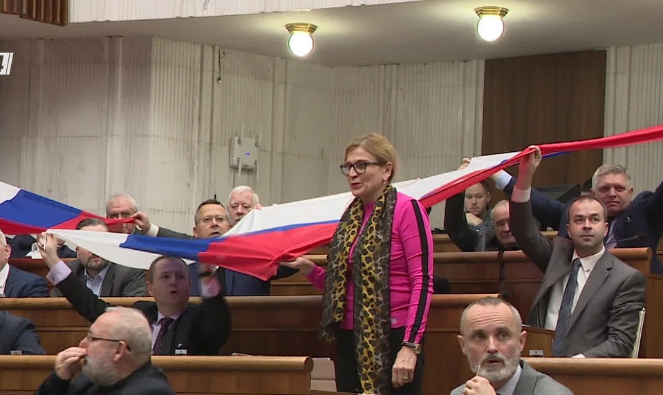 Najdôležitejšie spravodajské témy týždňa v relácii 24 minút
