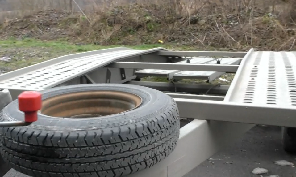 Obrovský 8-metrový príves zmizol bez stopy, škoda je najmenej 5-tisíc eur