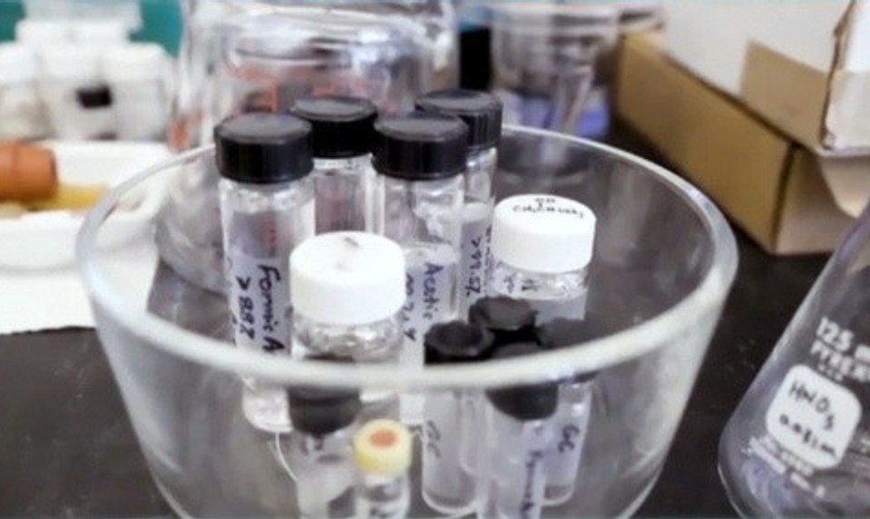 Parfum, alkohol aj palivo do áut. To všetko vyrobí novátorsky vynález zo vzduchu