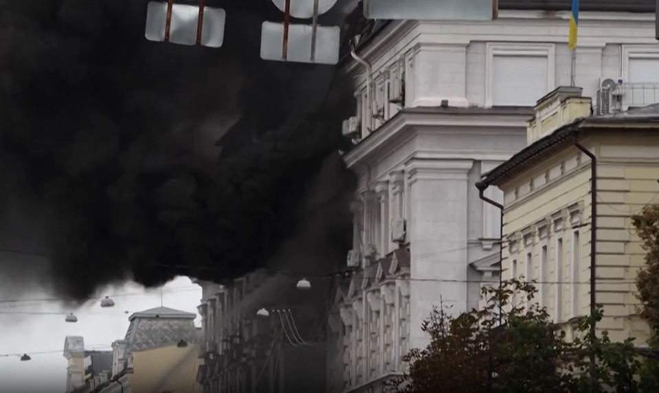 Ruský dron zasiahol sídlo ukrajinskej tajnej služby SBU v centre Kyjeva: Zelenskyj nariadil odvetu