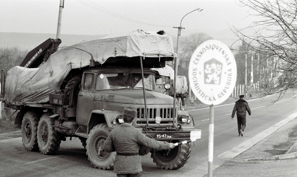 Pripomíname si pamätný deň: Pred 35 rokmi odišli z Československa posledné sovietske vojská