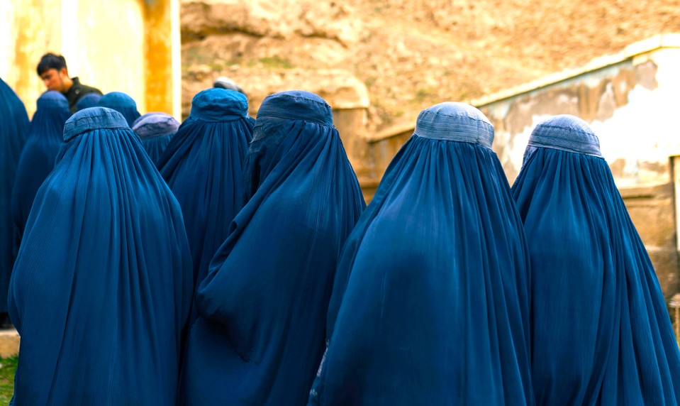 Taliban im všetko vzal a zmenil ich život na nočnú moru: Toto zažívajú ženy v Afganistane!