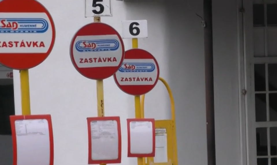 Stanica v Snine je bez toaliet, cestujúci na problém upozorňujú roky