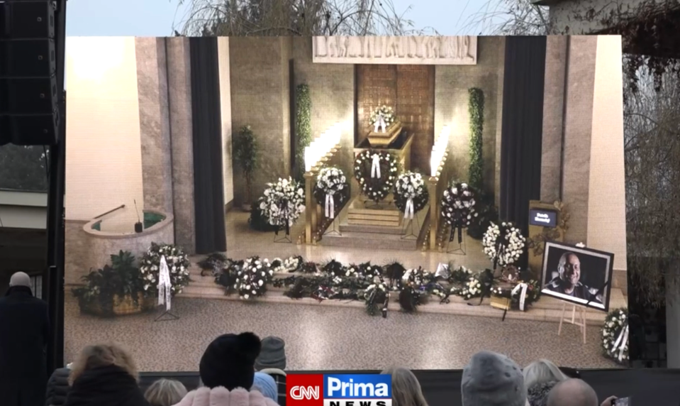 Slzy, potlesk a silné slová! Česko sa lúčilo s Patrikom Hezuckým (†55), Mareš ledva zadržiaval emócie