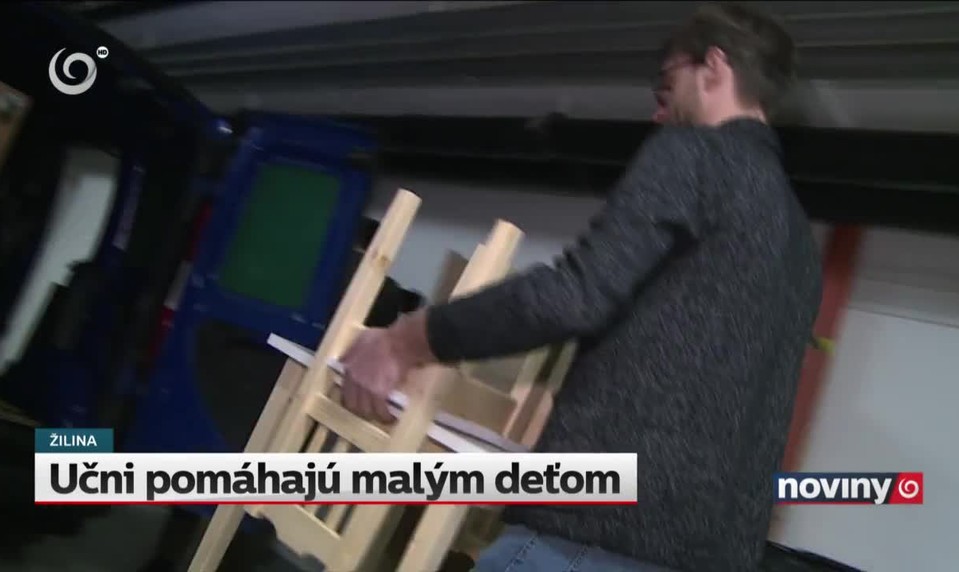 Učni pomáhajú malým deťom