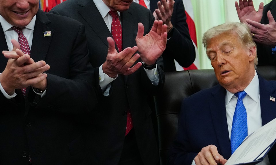 Nové odhalenie o Trumpovi a Epsteinovi. V Bielom dome vraj zavládla panika