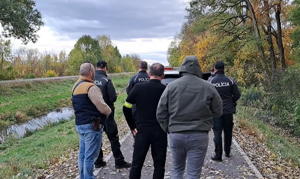 Trikrát súdne trestaný mladík sa pokúsil okradnúť dôchodcov počas bieleho dňa