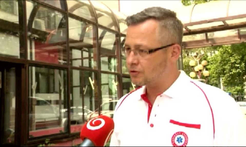 Chcel sa obesiť. Keď mu začala byť zima, rozmyslel si to