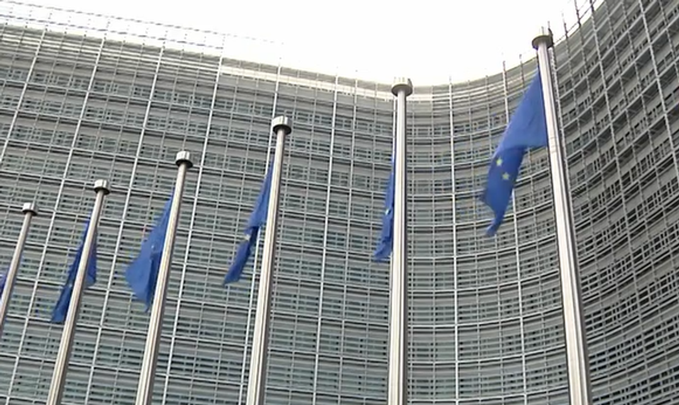 Nočný samit priniesol dohodu: EÚ schválila pôžičku pre Ukrajinu vo výške 90 miliárd