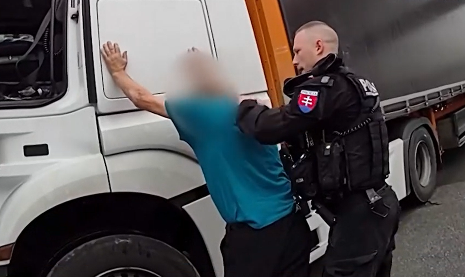 Kamionista jazdil cez Prešov zo strany na stranu, pri kontrole nafúkal 1,3 promile