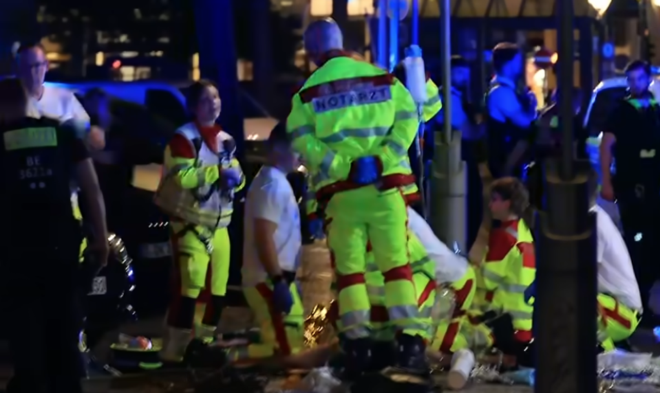 Streľba priamo v centre Berlína: 30-ročný muž zomrel, páchatelia sú na úteku
