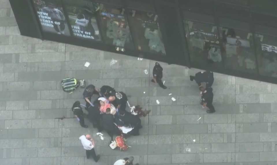 VIDEO: Žena na Times Square bodla dvoch ľudí, jednu obeť zabila