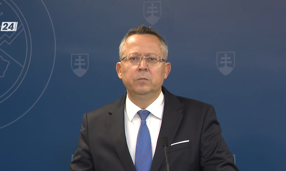 Kamenický sa teší z ratingu Slovenska. Opozícia hovorí o drahých pôžičkách a dlhoch