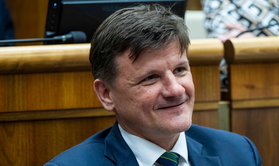 Poslanec Alojz Hlina posilňuje SaS ako riadny člen