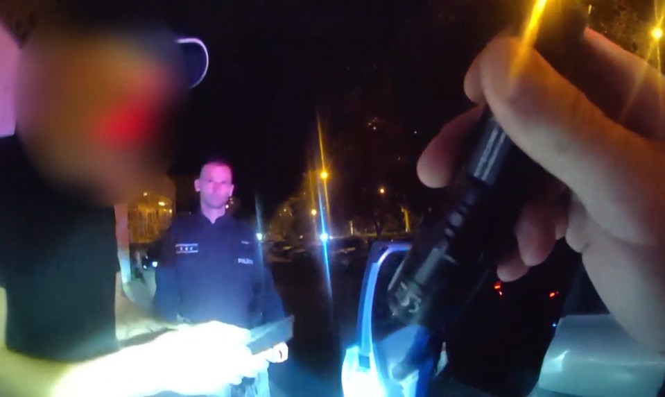 Zákaz jazdiť ho nezastavil: Vodič s pozitívnym testom na drogy skončil vo väzbe