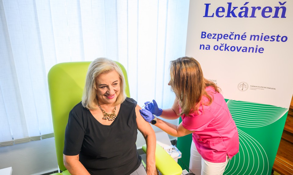 Proti chrípke sa viete dať zaočkovať už aj v lekárni. Počet záujemcov farmaceutov prekvapil