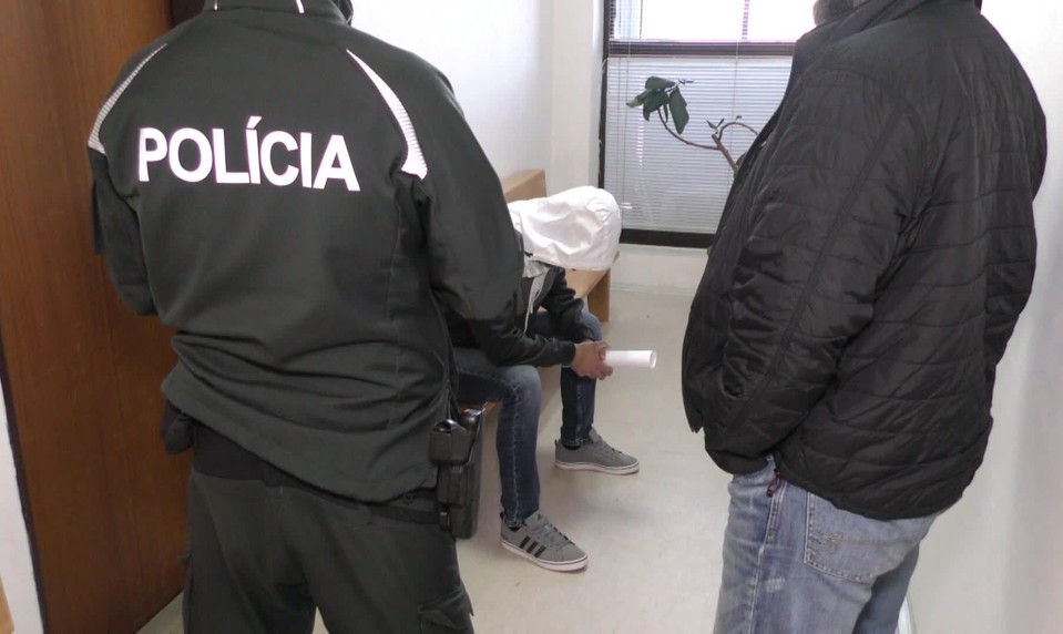 Retiazky ukradol pred očami predavačky a ušiel: Polícia ho dolapila v rekordnom čase