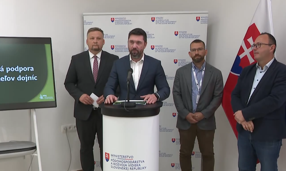 Tlačová beseda ministra Takáča: Podpora pre chovateľov dojníc