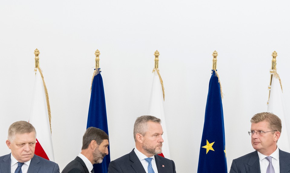 Predvolebná pomoc z Ruska? Opozícia žiada celú pravdu od Pellegriniho, Fica aj Blanára