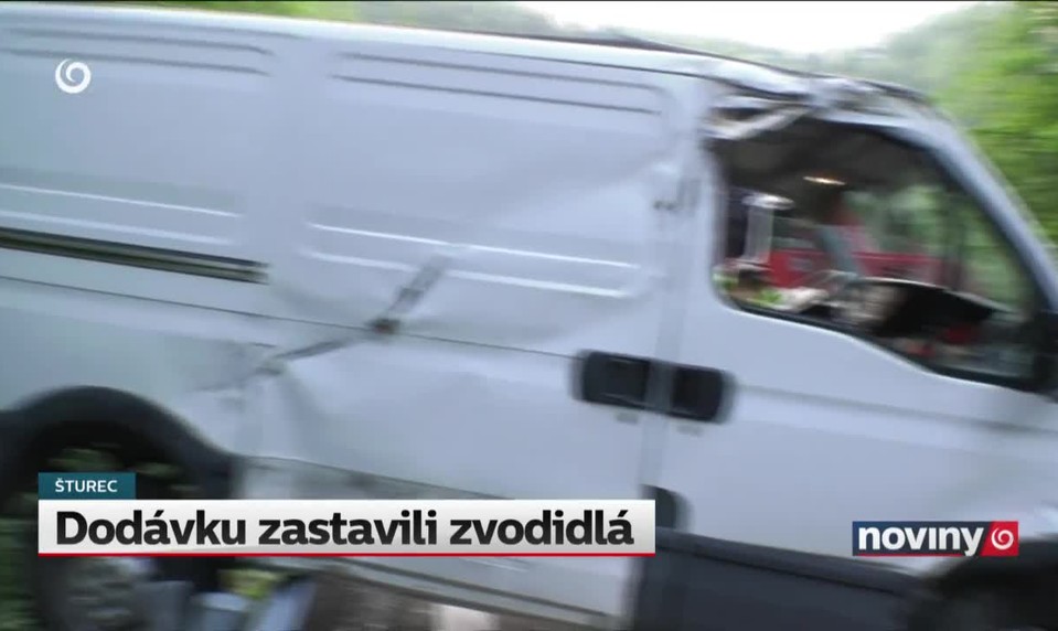 Dodávku zastavili zvodidlá