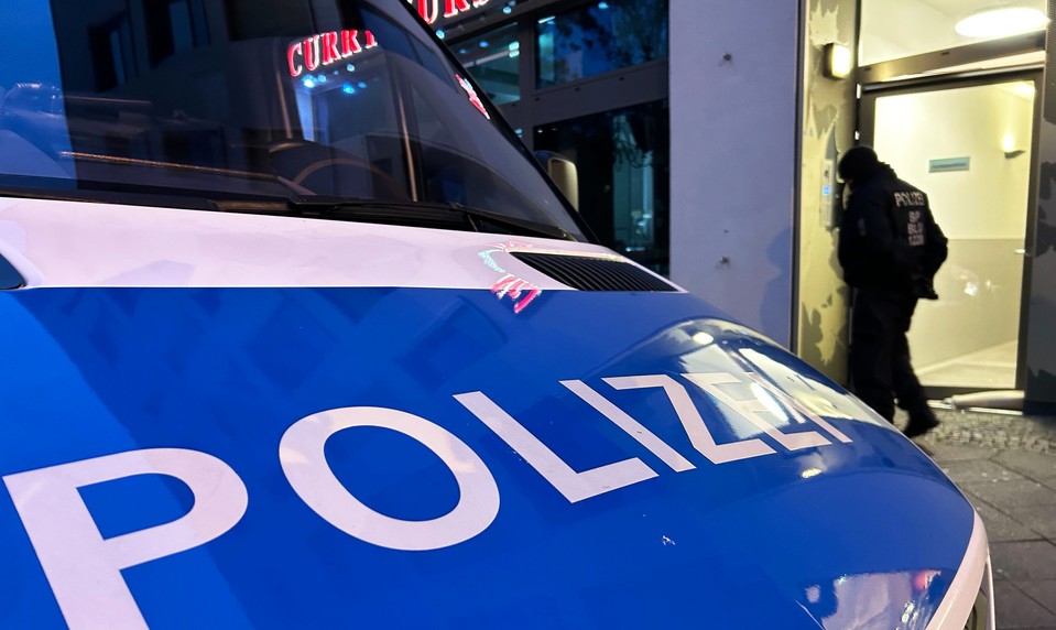 Nočný útok v bistre: Útočník zastrelil dvoch ľudí a ušiel