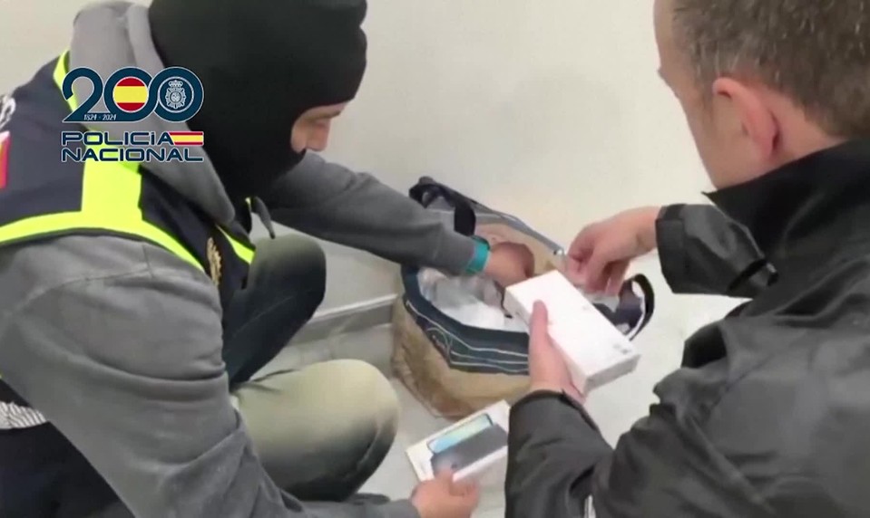 Europol: Kokaín sa do Európy pašuje novými cestami a spôsobmi, aj v ponorkách