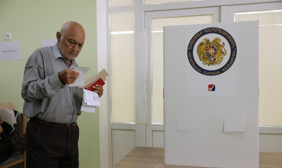 Arménsko po voľbách: Obyvatelia si vybrali Západ, Rusko však zostáva partnerom