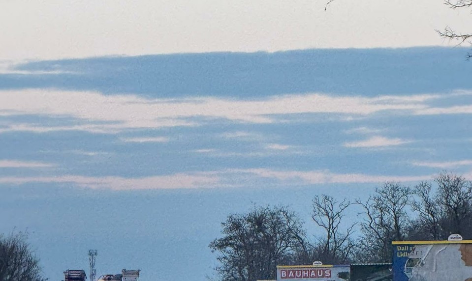 Nehoda na ceste do Záhorskej Bystrice: Osobné auto zišlo z cesty