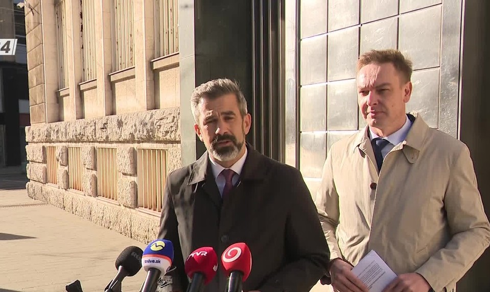 Tlačová beseda PS: Tender ušitý na mieru