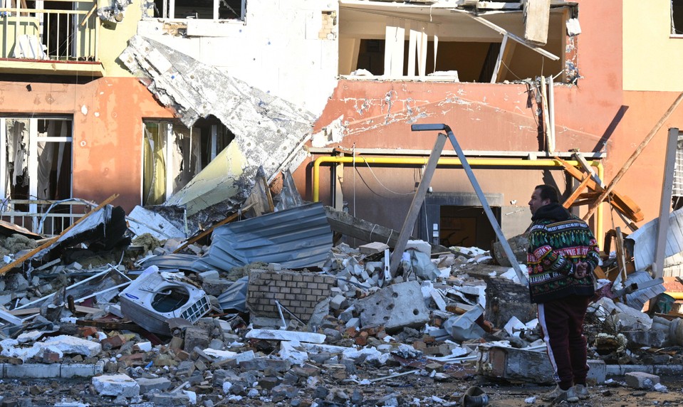 1503. deň na Ukrajine: Deti medzi obeťami útoku v Odese, v bani v Luhansku uviazlo 41 baníkov