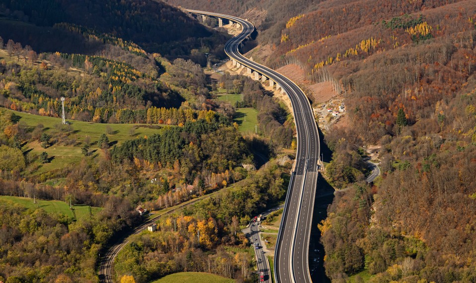 R2 medzi Kriváňom a Mýtnou sprístupnená. Slovensko otvorilo nový kľúčový úsek