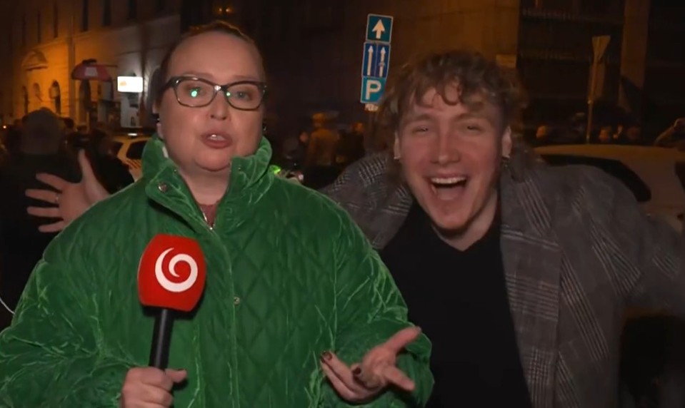 Maďari jasajú v uliciach. V živom prenose prekričali aj redaktorku TV JOJ