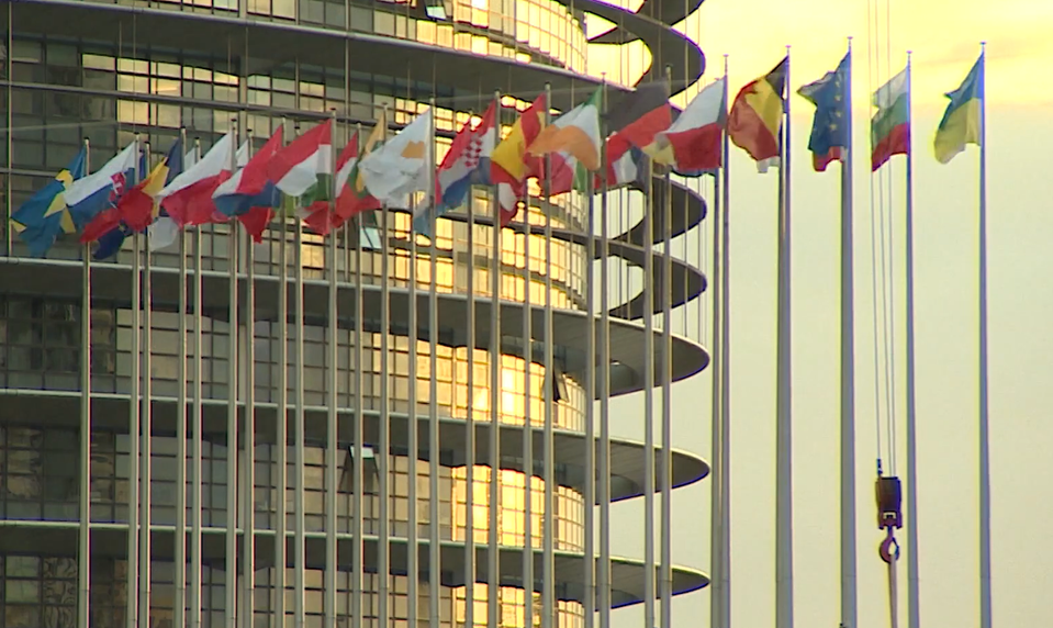 EÚ schválila zákaz dovozu ruského plynu od roku 2027. Slovensko a Maďarsko hlasovali proti