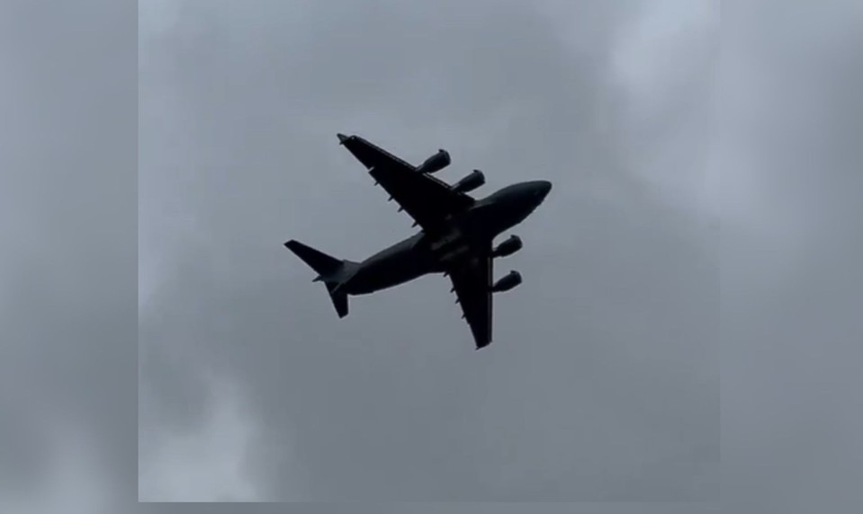 Čo priviezol? Americký vojenský Boeing pristál v Moskve