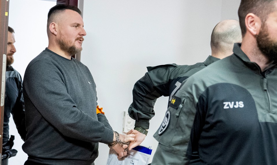 Proces s extrémistom Bombicom pokračuje. Súd rozhodne aj o jeho väzbe