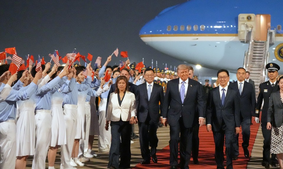 Trump a Si Ťin-pching sa stretli v Pekingu. Ako chcú vyriešiť obchodné spory?