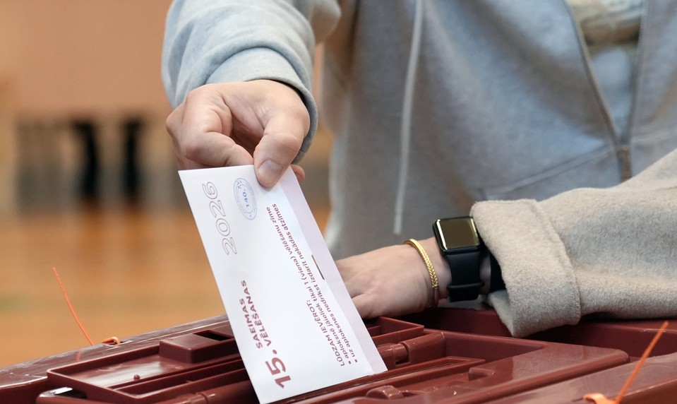 Lotyšské voľby ovládla proukrajinská strana premiéra. Proruská strana skončila tretia