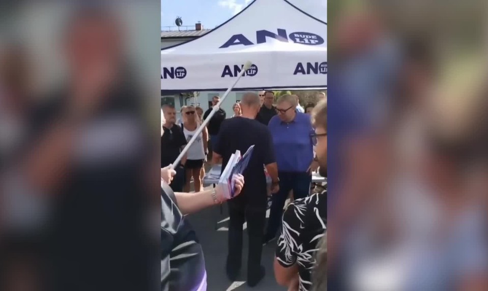 Senior, ktorý pred voľbami napadol Babiša palicou, dostal od súdu podmienku