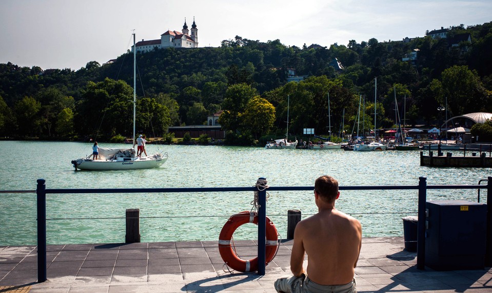 Balaton sa stráca pred očami. Hladina vody klesla na kritickú úroveň