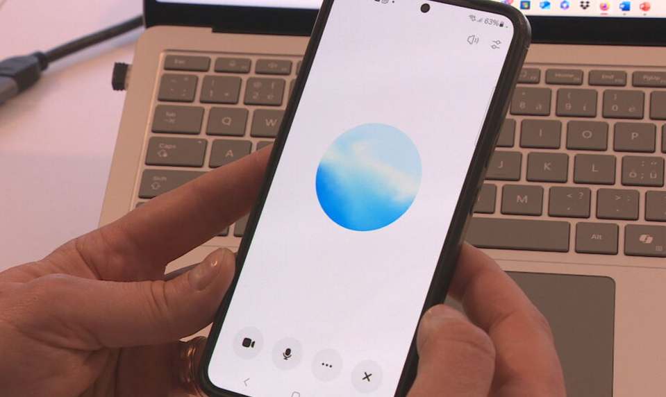 Učitelia sa musia naučiť pracovať s AI, zhodli sa lídri na globálnom summite o AI